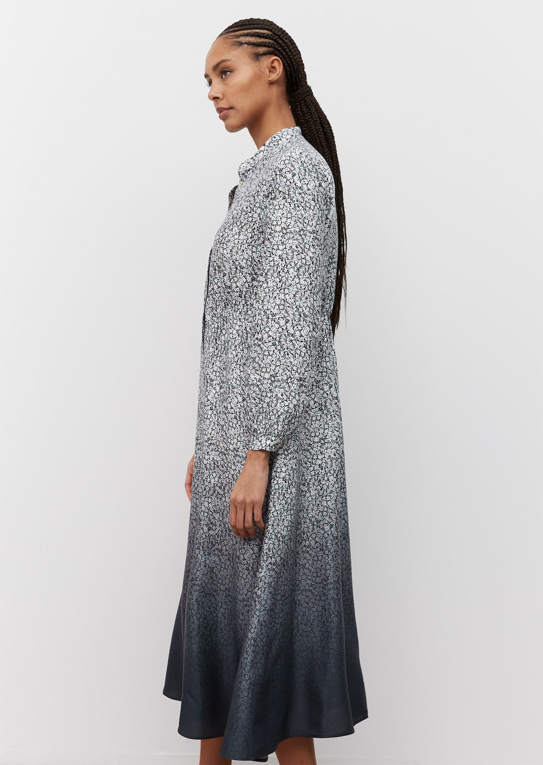 Фустан изработен од фина вискоза твил