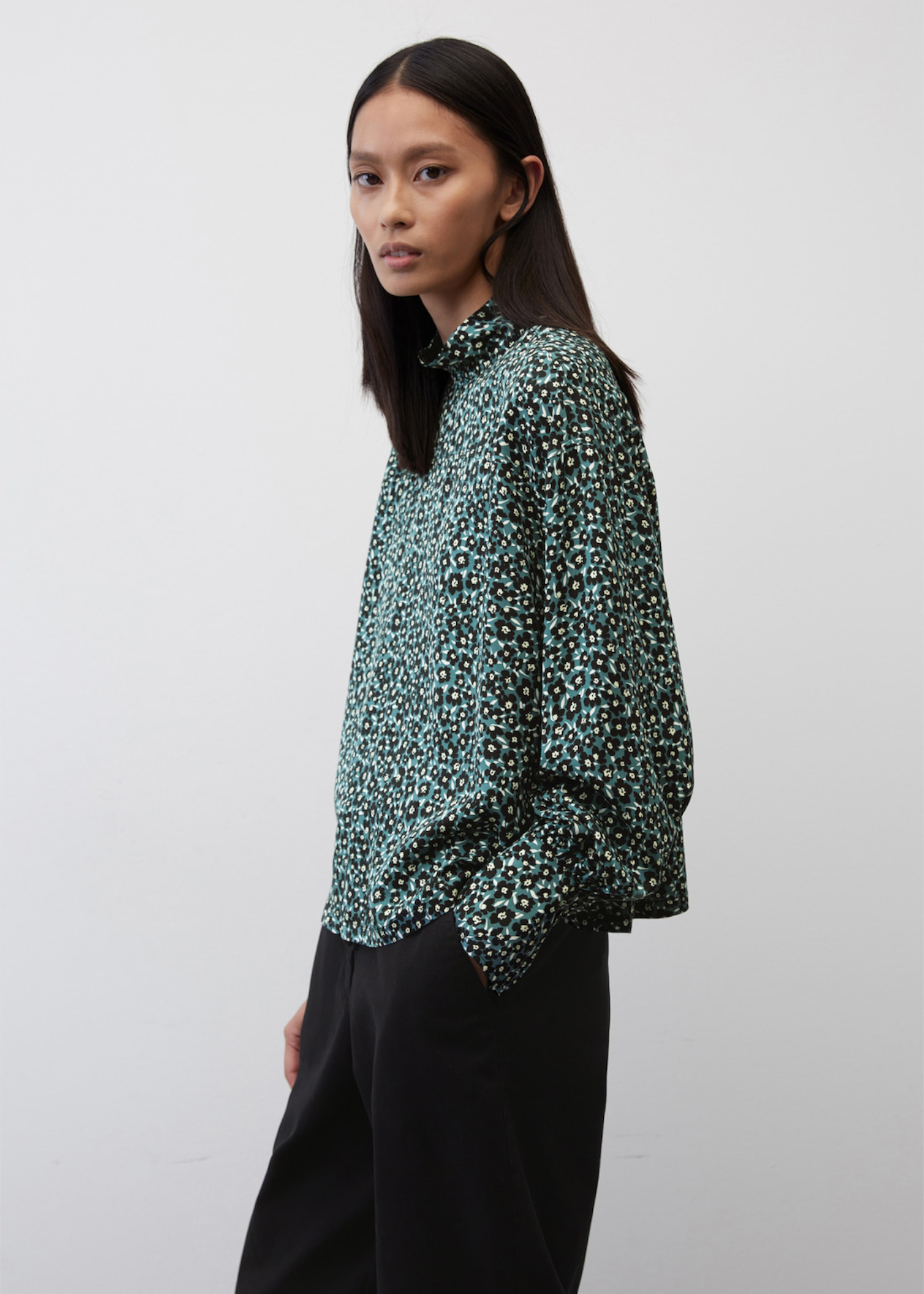 Блуза со долги ракави со целосен принт направена од LENZING™ ECOVERO™