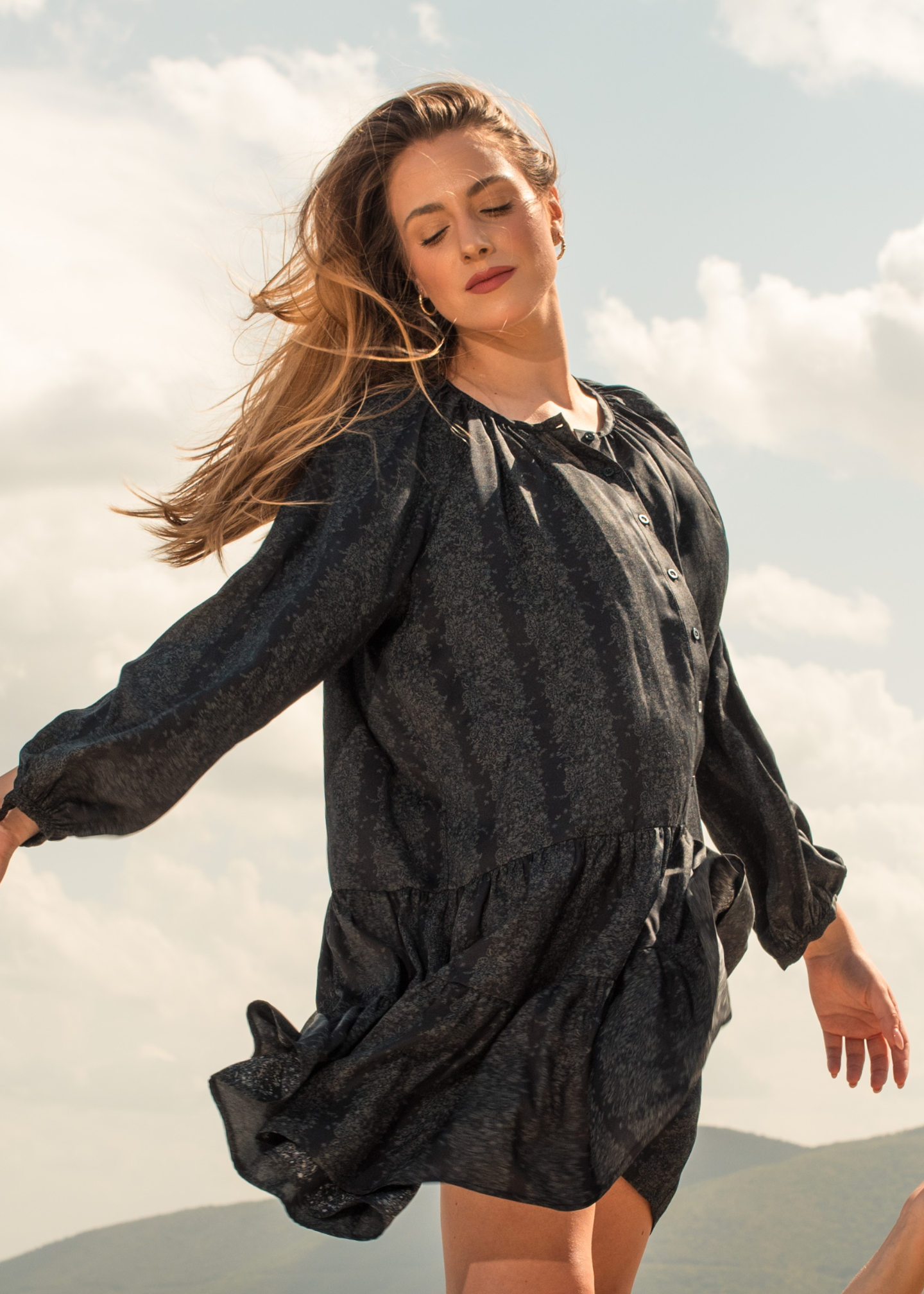 Каскаден фустан од LENZING™ ECOVERO™