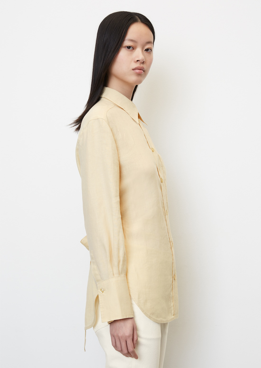 Ленена кошула со фиксиран појас за струкот