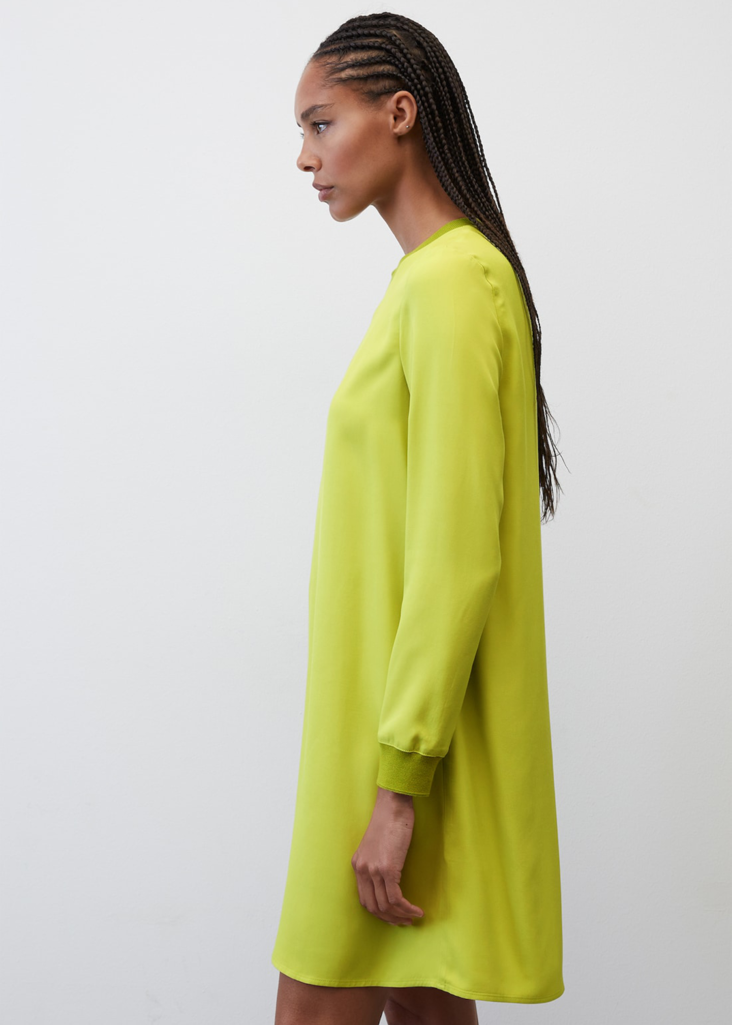 Краток фустан од чиста вискоза