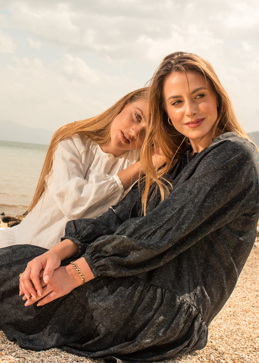 Фустан од чист лен со копчиња од бисер