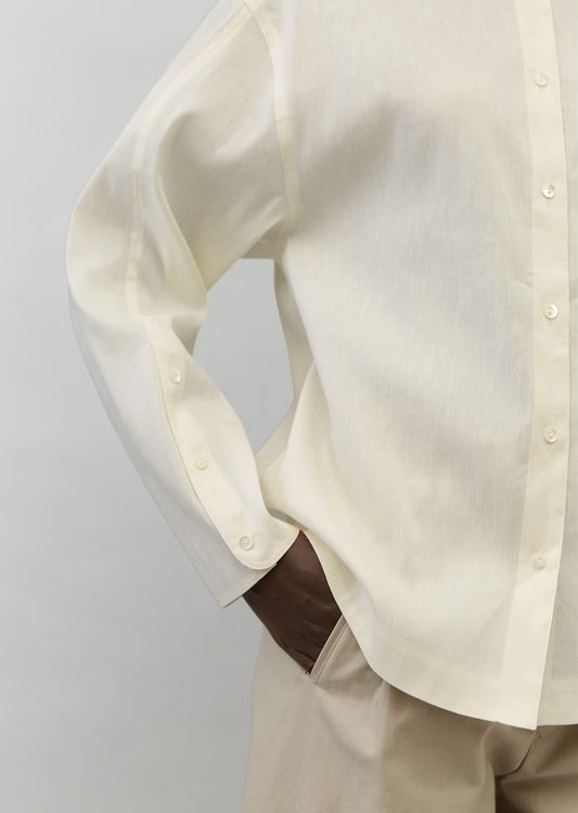 Блуза изработена од елегантен лен со органски памук