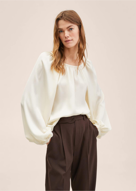 Блуза изработена од чиста вискоза