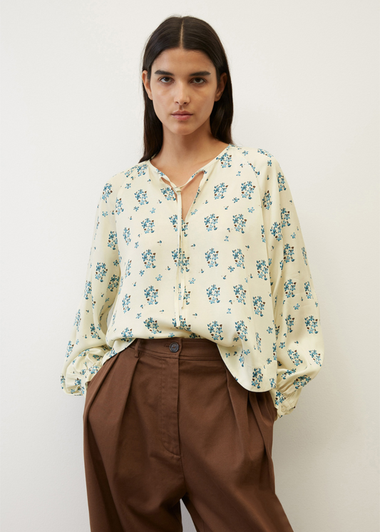 Блуза со волуминозни ракави изработени од LENZING™ ECOVERO™