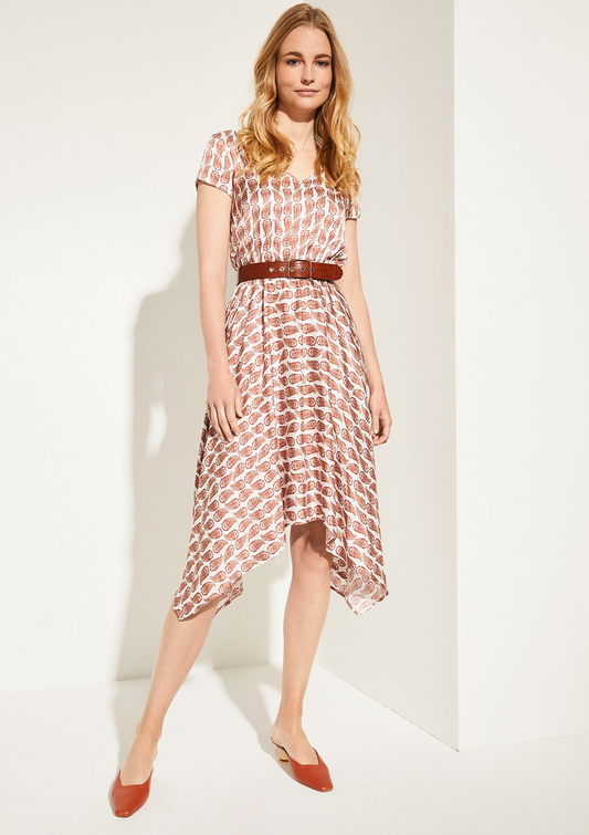 Фустан со свилен мат финиш