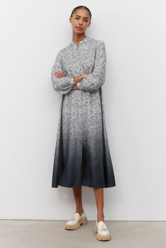 Фустан изработен од фина вискоза твил