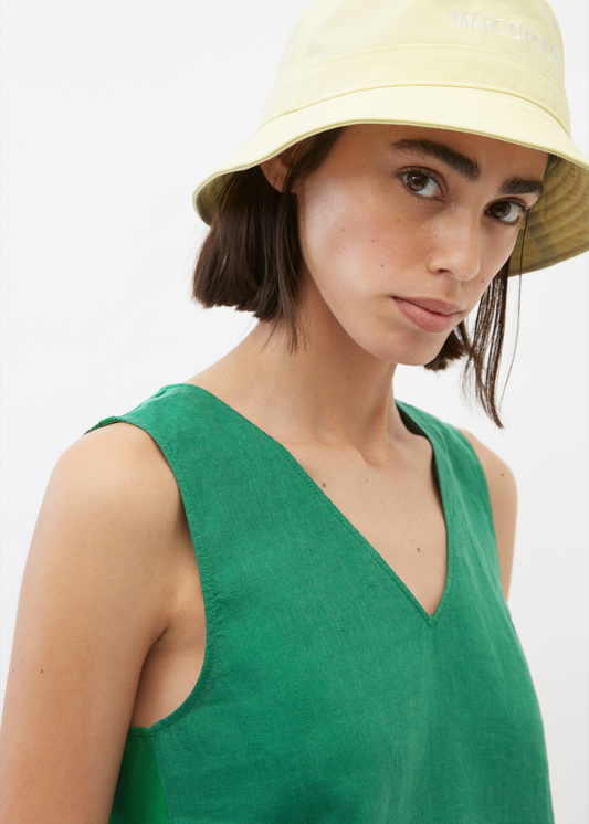 Топ изработен од лен