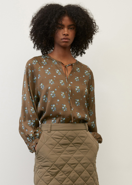 Блуза со волуминозни ракави изработени од LENZING™ ECOVERO™