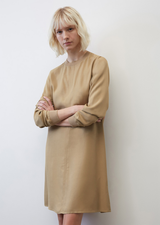 Краток фустан од чиста вискоза