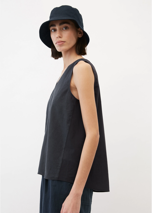 Топ изработен од лен