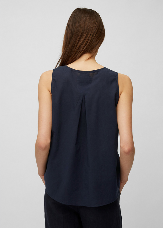 Топ изработен од лен